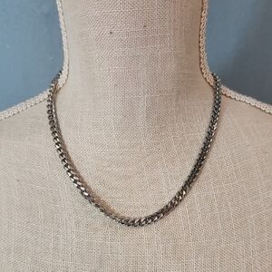 Silv Adore 100% Non-tarnish Stainless Steal Silver Toned Chainlink Necklace